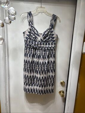 Sleeveless Navy and White Patterned Sheath Dress